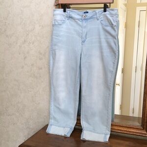 New J. Jill denim women’s high rise cropped jeans.  Size 16.